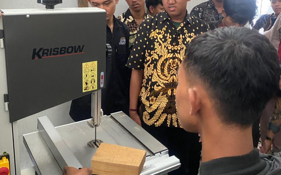 Pengenalan Teknologi BandSaw : Rahasia Potong Presisi yang Wajib Diketahui Mahasiswa Arsitektur!